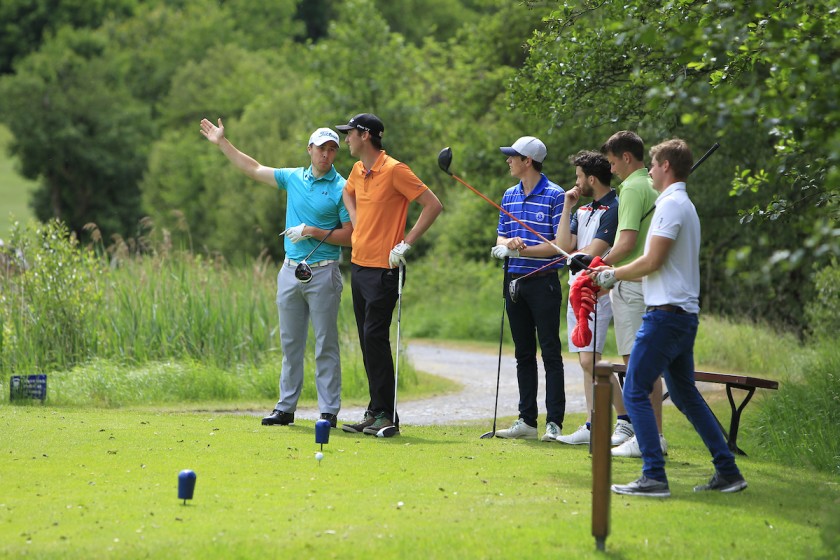 Desvelando el límite de golfistas por grupo.
